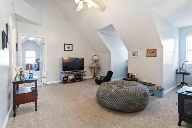 207 Clover Pointe Drive, Somerset, KY 42503