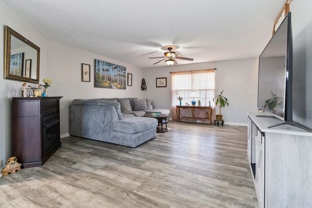 207 Clover Pointe Drive, Somerset, KY 42503