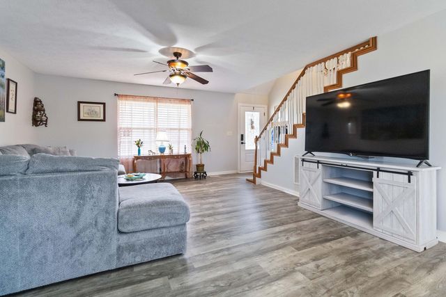 207 Clover Pointe Drive, Somerset, KY 42503