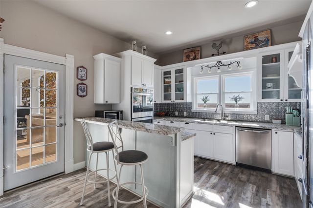 945 Quarter Horse Lane, Bellevue, TX 76228