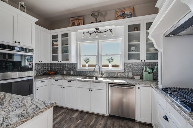 945 Quarter Horse Lane, Bellevue, TX 76228