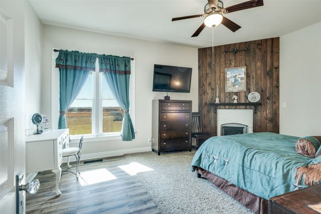 945 Quarter Horse Lane, Bellevue, TX 76228