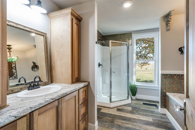 945 Quarter Horse Lane, Bellevue, TX 76228