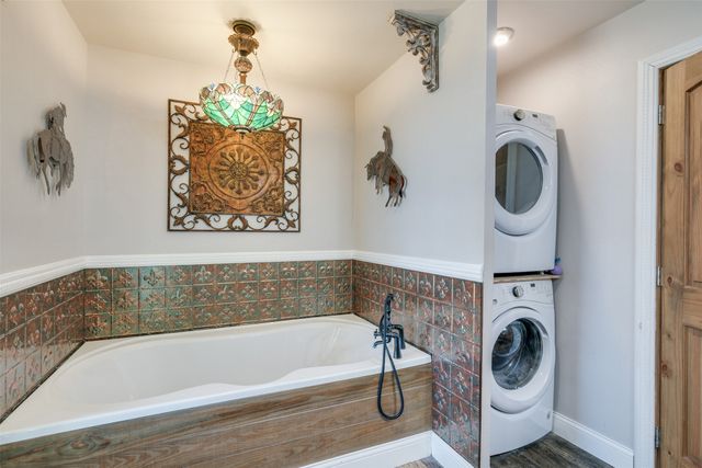 945 Quarter Horse Lane, Bellevue, TX 76228