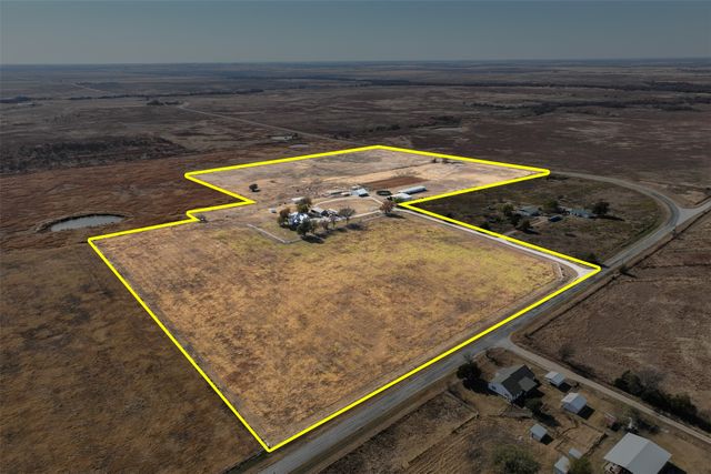 945 Quarter Horse Lane, Bellevue, TX 76228