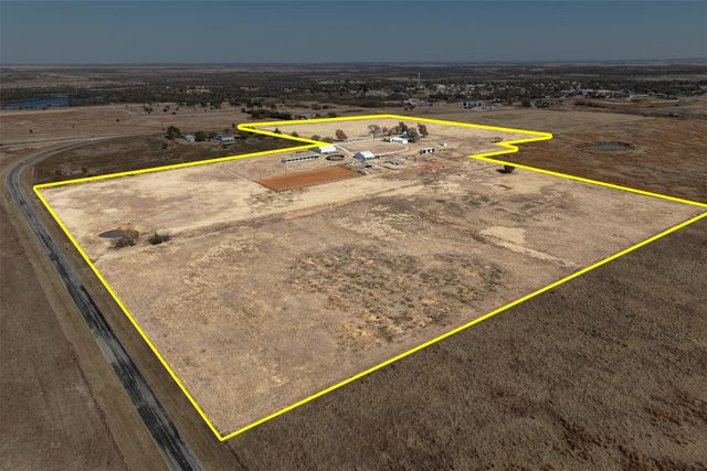 945 Quarter Horse Lane, Bellevue, TX 76228