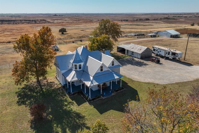 945 Quarter Horse Lane, Bellevue, TX 76228