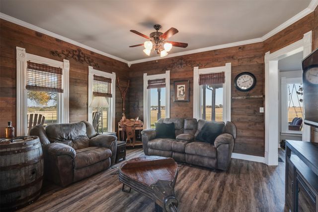 945 Quarter Horse Lane, Bellevue, TX 76228