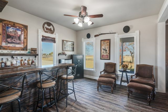 945 Quarter Horse Lane, Bellevue, TX 76228