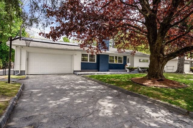 26 Winifred Ave, Worcester, MA 01602