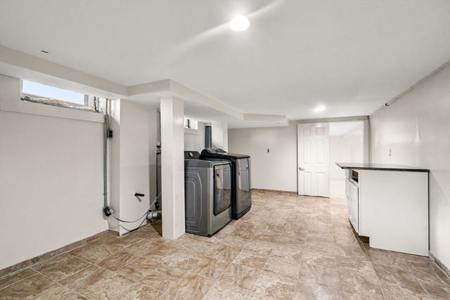 26 Winifred Ave, Worcester, MA 01602