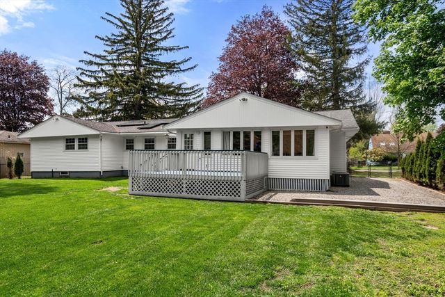 26 Winifred Ave, Worcester, MA 01602