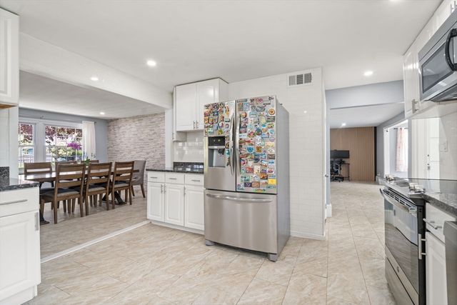 26 Winifred Ave, Worcester, MA 01602