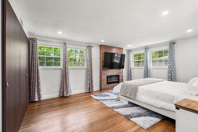 26 Winifred Ave, Worcester, MA 01602