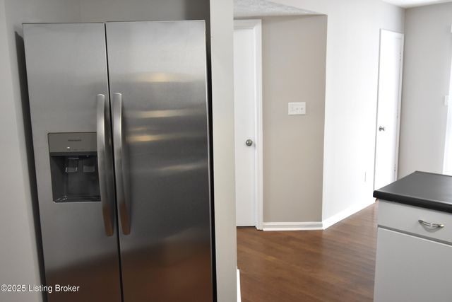 4313 Hickoryview Dr, Louisville, KY 40299