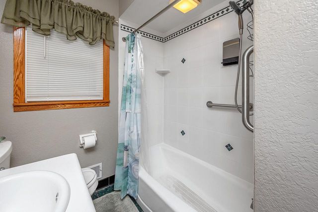 5353 S Elaine AVENUE, Cudahy, WI 53110