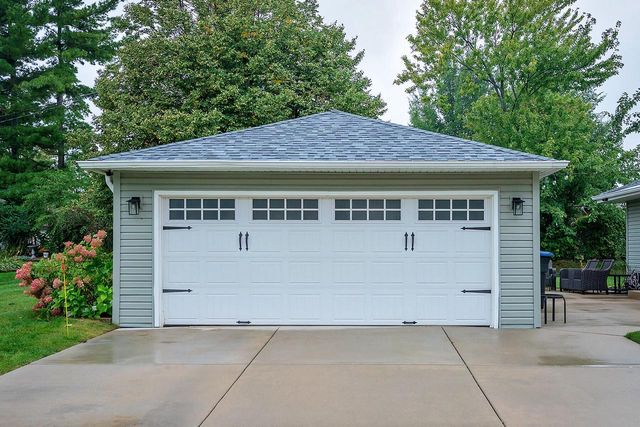 5353 S Elaine AVENUE, Cudahy, WI 53110
