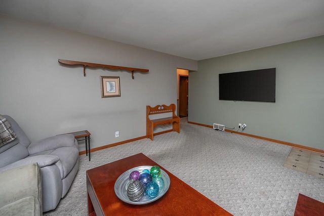 5353 S Elaine AVENUE, Cudahy, WI 53110