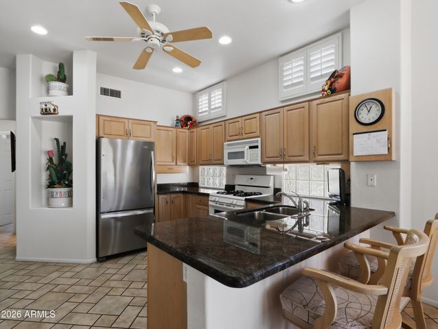 13530 W WAGON WHEEL Drive, Sun City West, AZ 85375