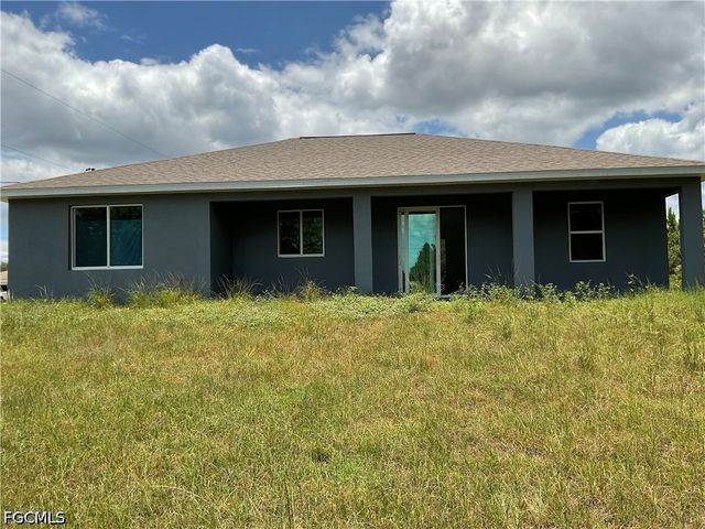 2919 52nd ST W, Lehigh Acres, FL 33971