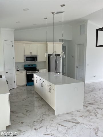 2919 52nd ST W, Lehigh Acres, FL 33971