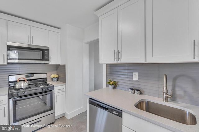 18 FISHER AVE, Neptune, NJ 07753