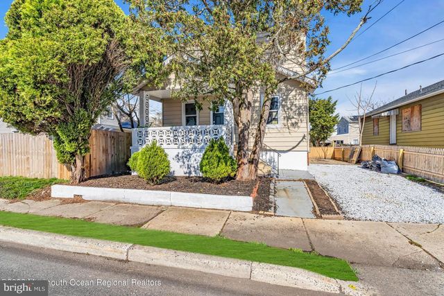 18 FISHER AVE, Neptune, NJ 07753