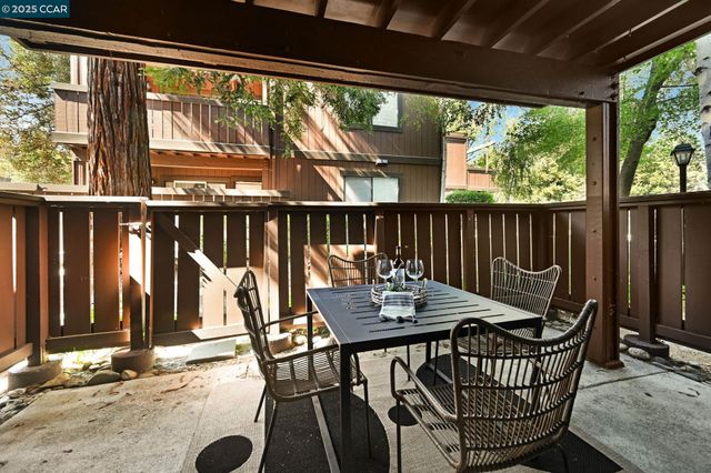 8112 Camelback Pl, Pleasant Hill, CA 94523