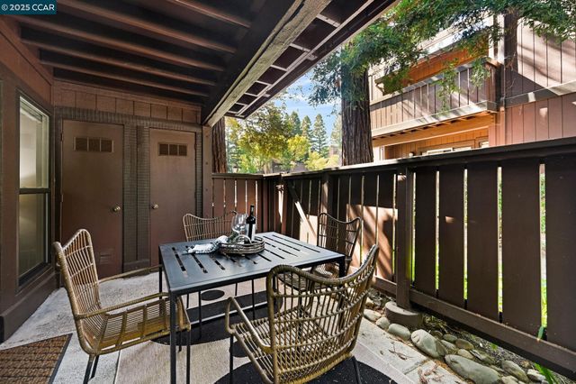 8112 Camelback Pl, Pleasant Hill, CA 94523