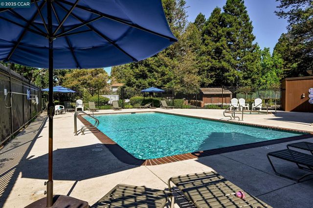 8112 Camelback Pl, Pleasant Hill, CA 94523