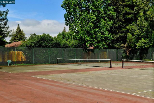 8112 Camelback Pl, Pleasant Hill, CA 94523