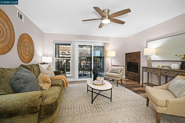 8112 Camelback Pl, Pleasant Hill, CA 94523