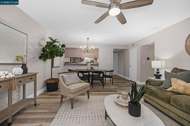 8112 Camelback Pl, Pleasant Hill, CA 94523