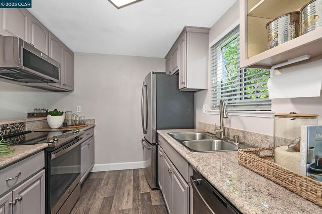 8112 Camelback Pl, Pleasant Hill, CA 94523