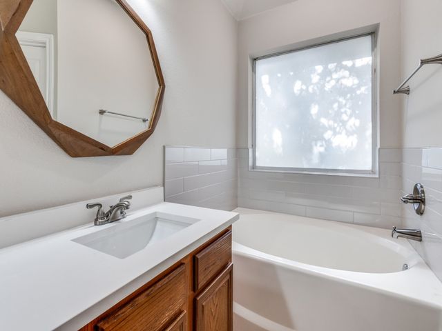 7952 Glenway Drive, Dallas, TX 75249