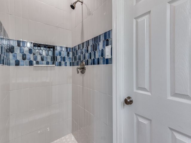 7952 Glenway Drive, Dallas, TX 75249