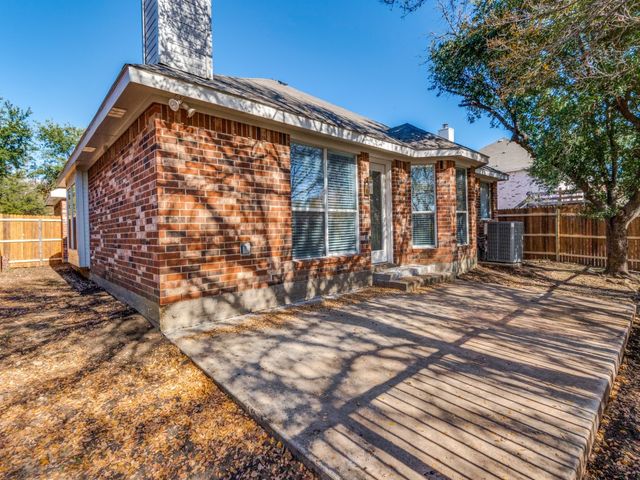 7952 Glenway Drive, Dallas, TX 75249