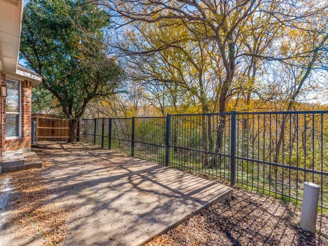 7952 Glenway Drive, Dallas, TX 75249