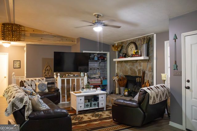 179 Country Walk, Cleveland, GA 30528