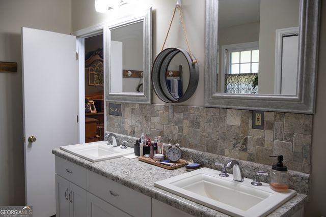 179 Country Walk, Cleveland, GA 30528