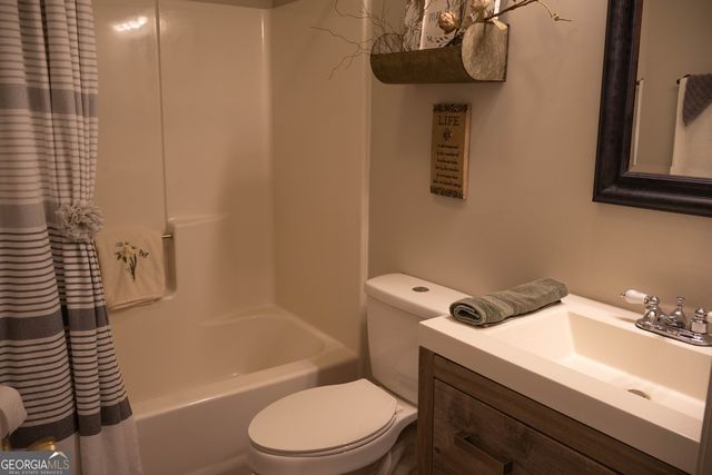 179 Country Walk, Cleveland, GA 30528