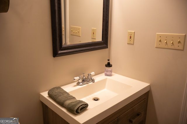 179 Country Walk, Cleveland, GA 30528