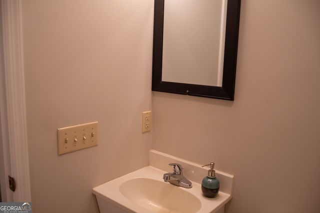 179 Country Walk, Cleveland, GA 30528