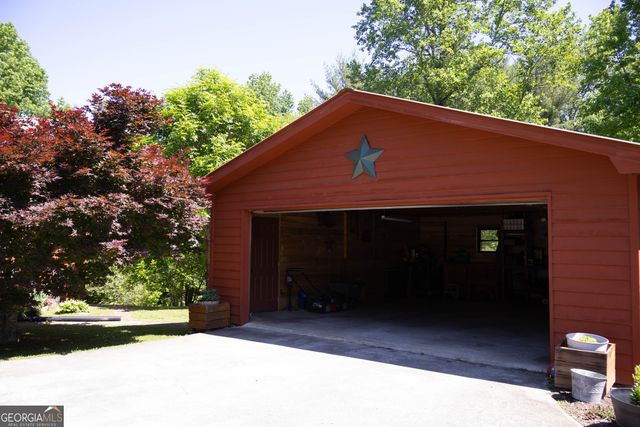 179 Country Walk, Cleveland, GA 30528