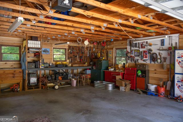 179 Country Walk, Cleveland, GA 30528