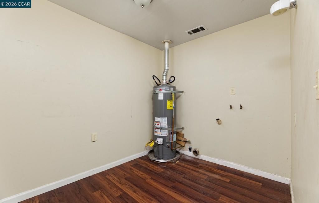 Image 6 of property listing at 206 William Reed Dr, Antioch, CA 94509
