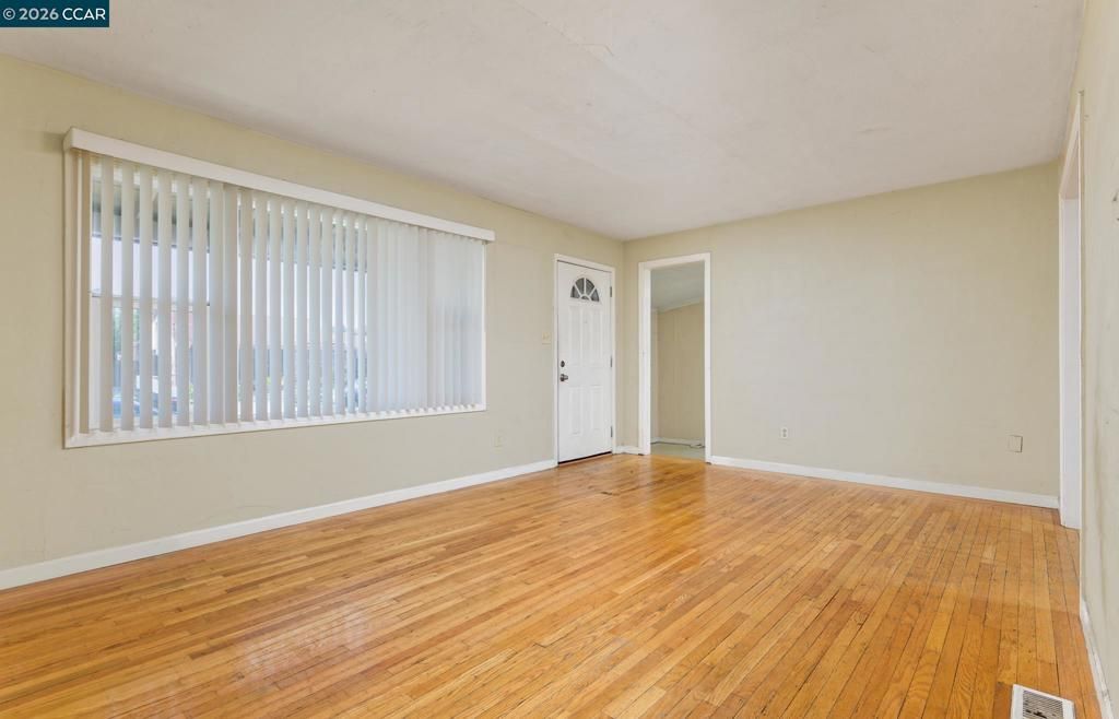 Image 8 of property listing at 206 William Reed Dr, Antioch, CA 94509