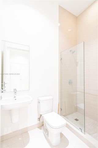 3250 NE 188th Street 101, Aventura, FL 33180
