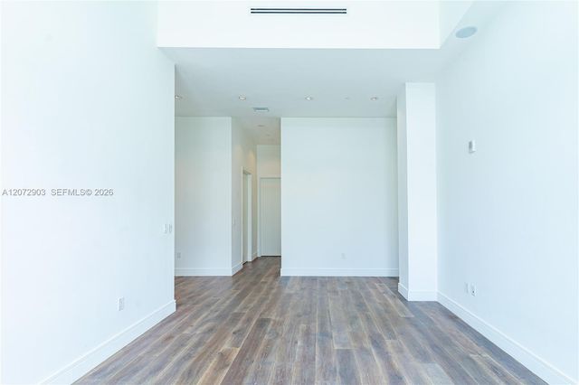 3250 NE 188th Street 101, Aventura, FL 33180