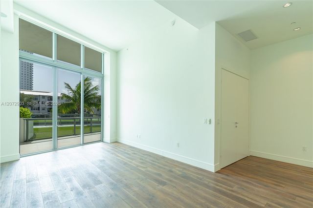 3250 NE 188th Street 101, Aventura, FL 33180